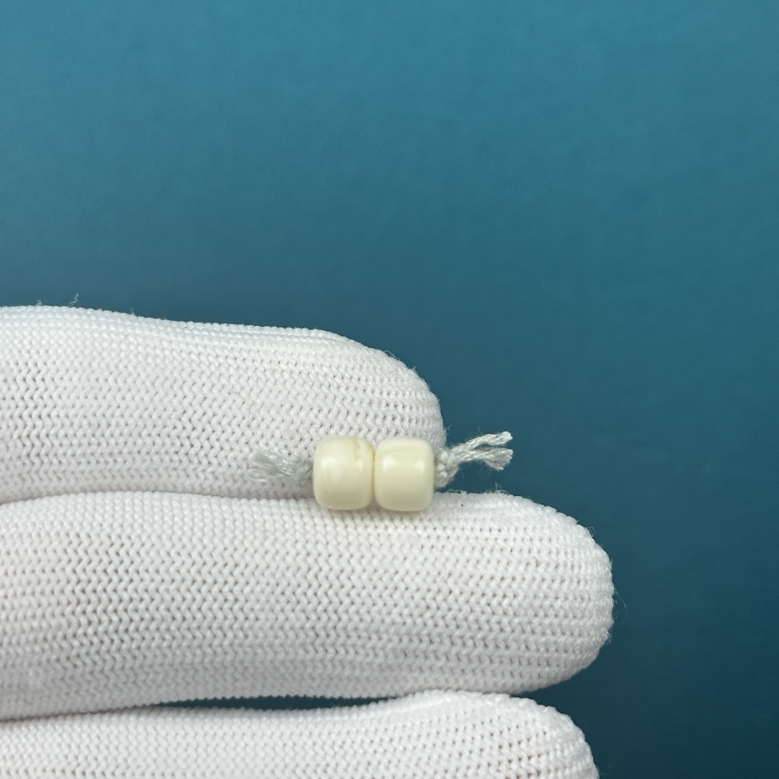 F4097天然原矿蜜蜡 对珠6.5mm 支持鉴定 假一罚十