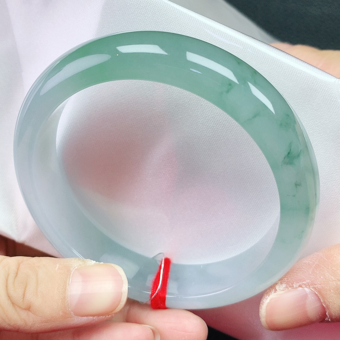 翡翠手镯未镶嵌57圈