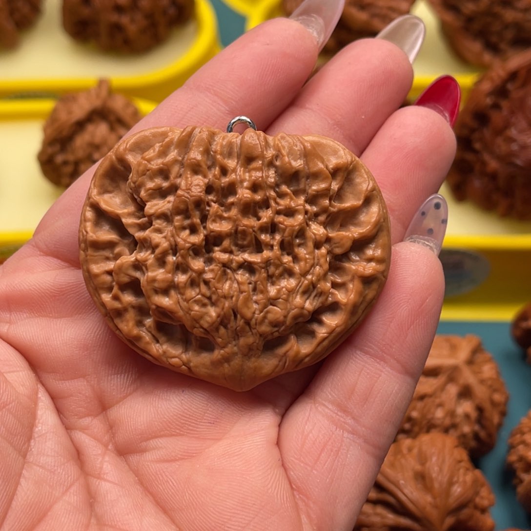 文玩核桃吊坠聚宝盆等各种各样风格