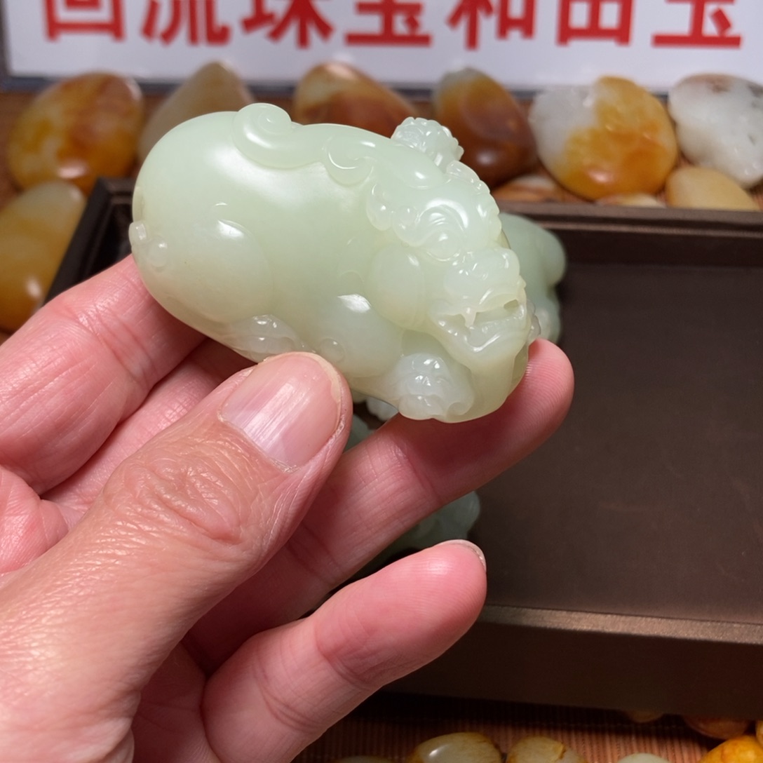 味***道和田玉未镶嵌颈饰