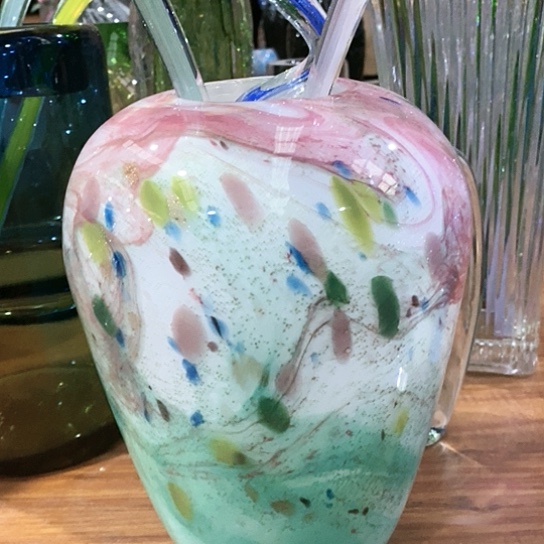 琉璃花瓶高26厘米口径9厘米