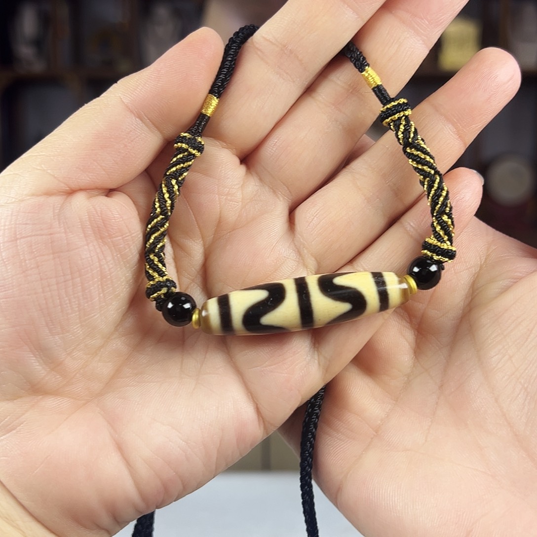 玛瑙/玉髓合金颈饰～张魁