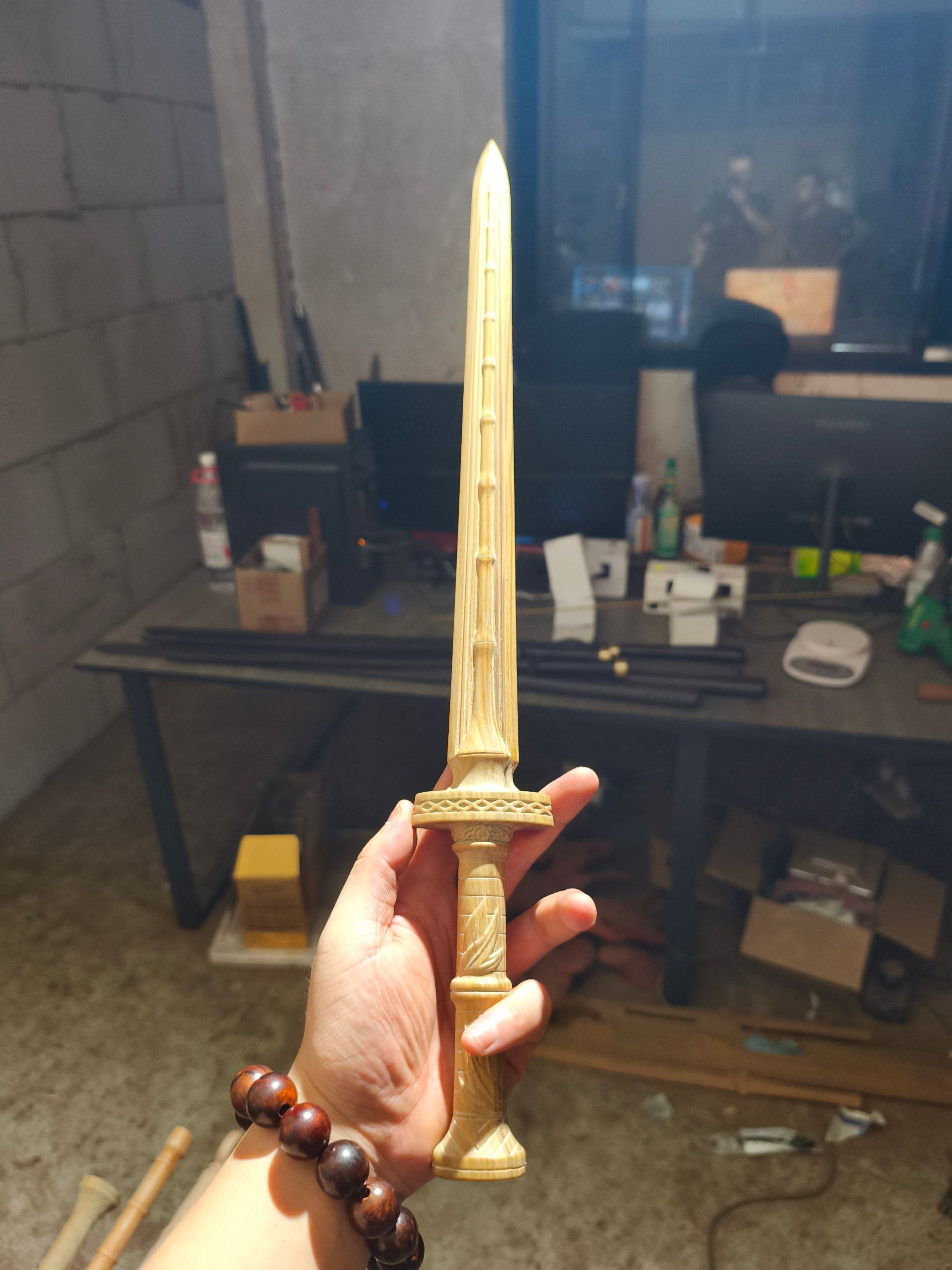 绿檀青竹风云剑整木一体精雕