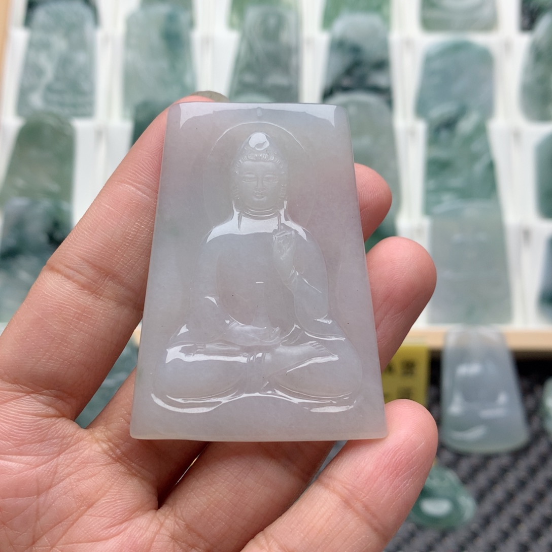 翡翠未镶嵌颈饰观音