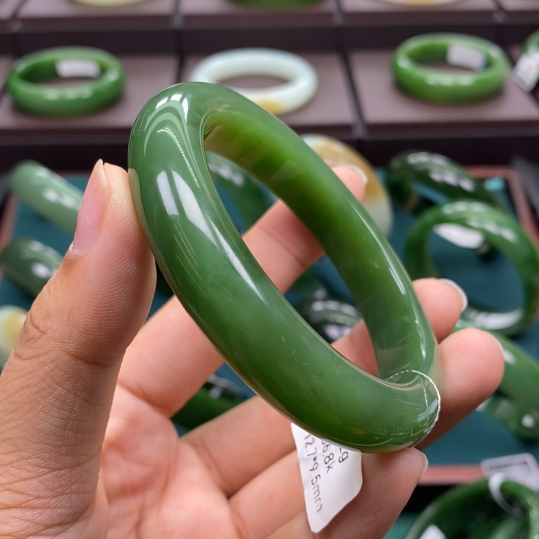 和田玉未镶嵌手镯