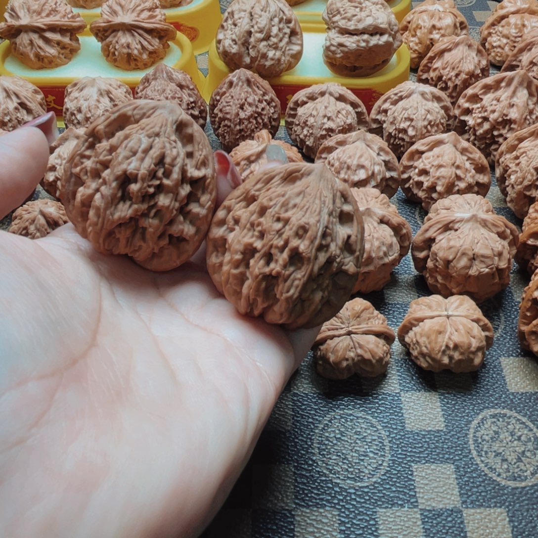 桃核把件全品麦穗虎头