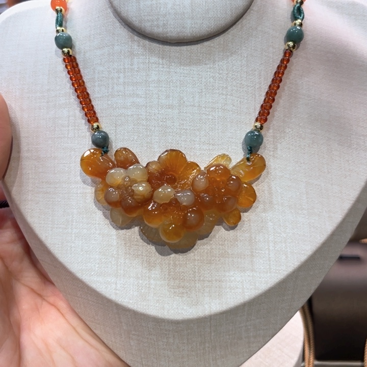 蛇纹石玉未镶嵌吊坠(赠链)