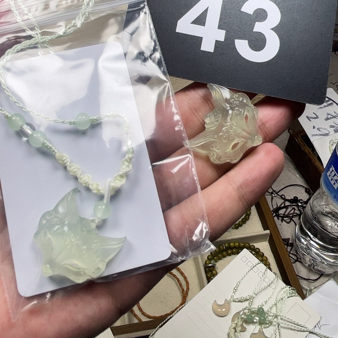 蛇纹石玉合金颈饰