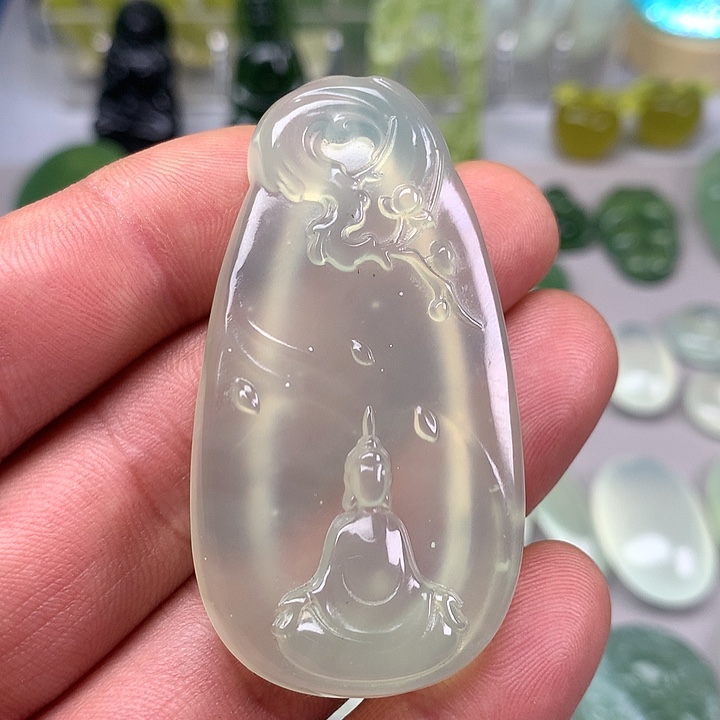 蛇纹石玉挂坠未镶嵌