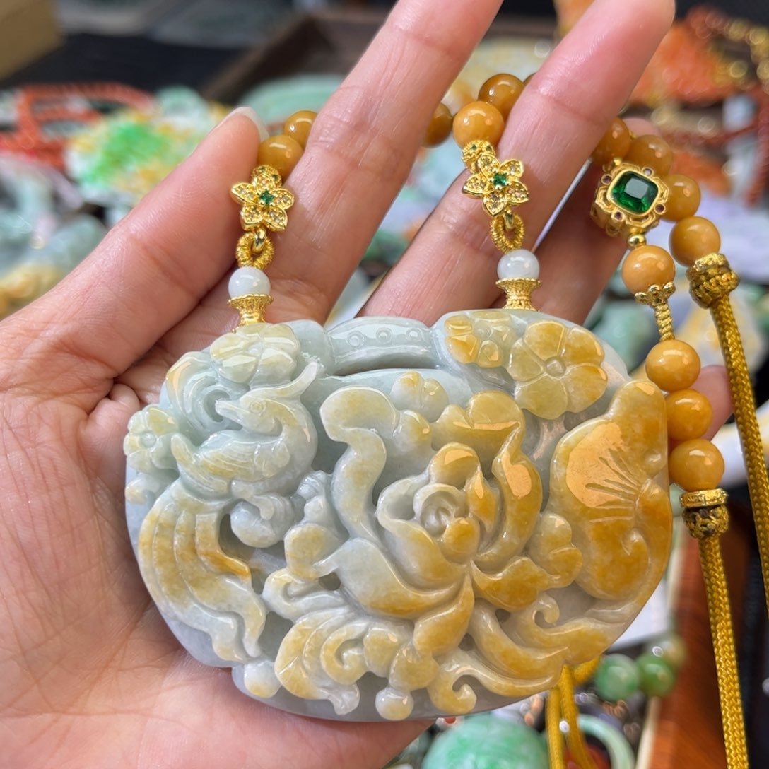 翡翠颈饰未镶嵌待编款