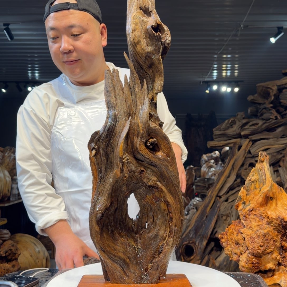 开***好木王一刀琥珀木摆件75