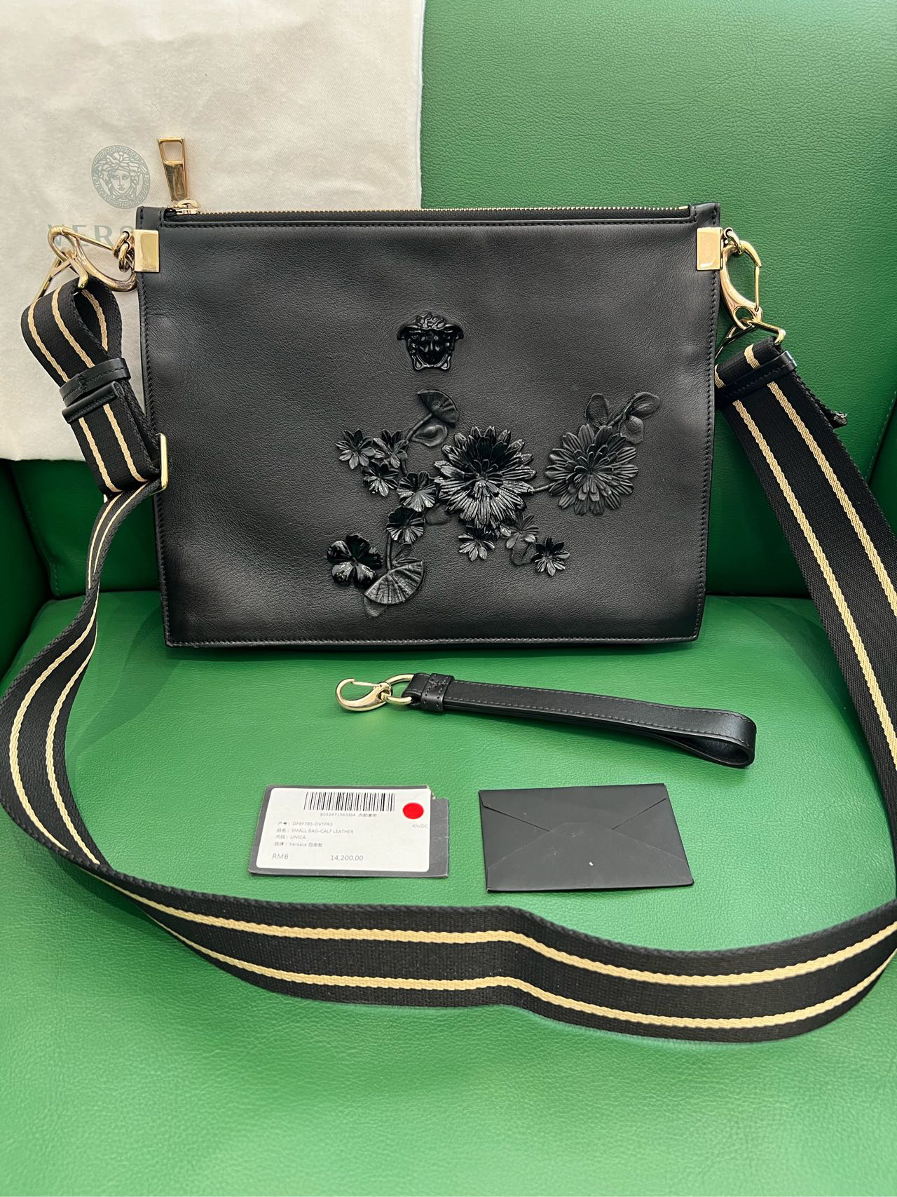95新 VERSACE/范思哲 versace/范思哲 浮雕花朵手拿包斜挎包