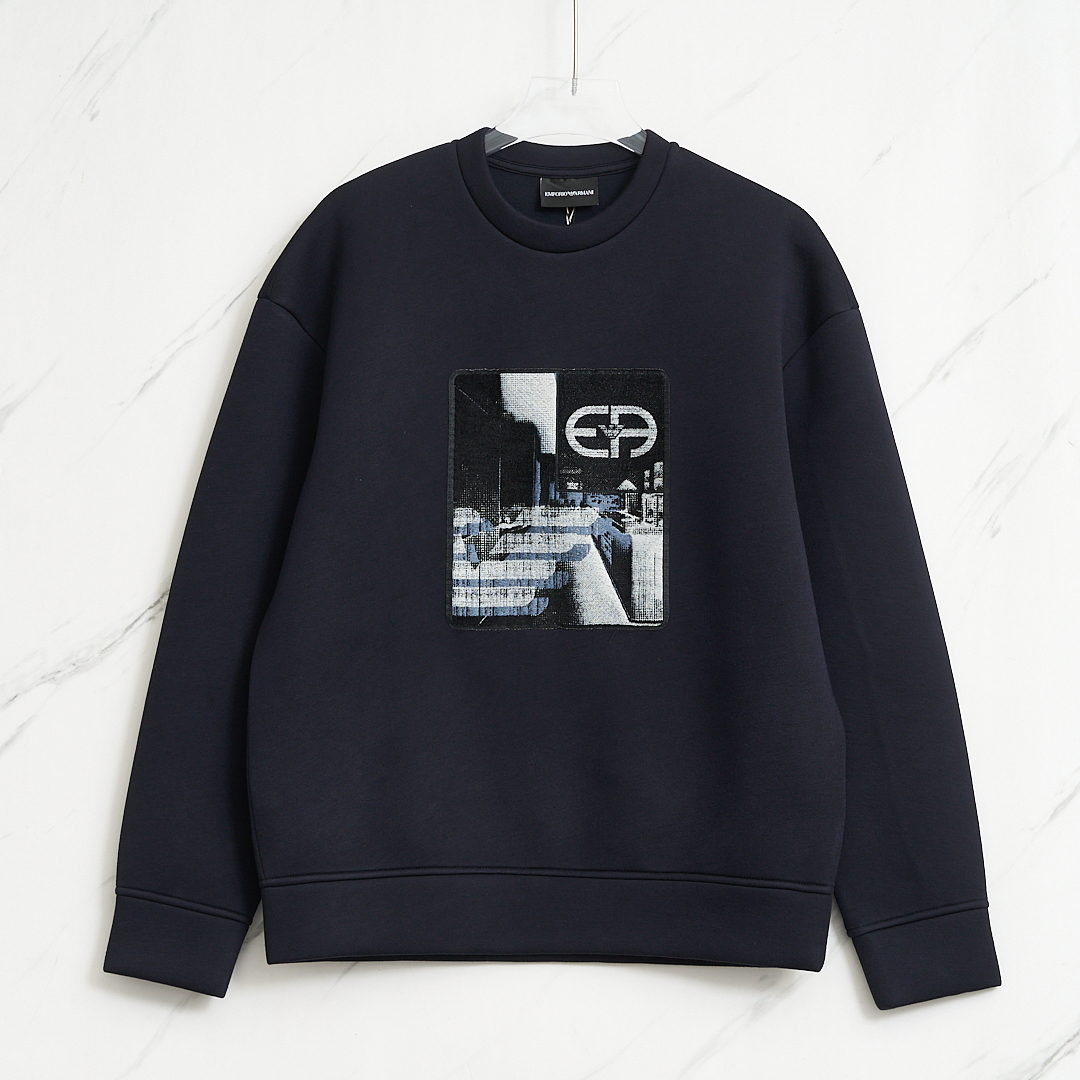 【澳门小叶子】/Emporio Armani男士贴布图案藏青卫衣/AMBU00522
