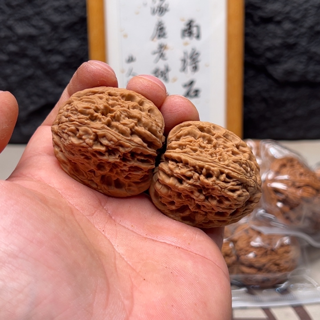.***、文玩核桃把件南疆42微色差