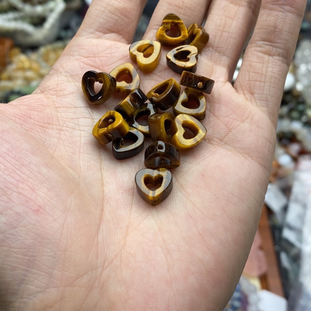 玛瑙/玉髓未镶嵌珠宝半成品四个天然镂空黄虎爱心10mm