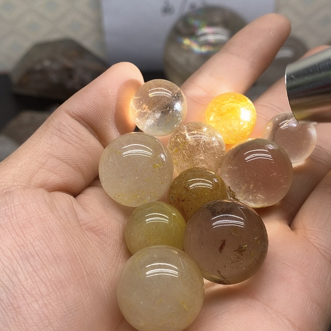 水晶261未镶嵌个别有瑕疵