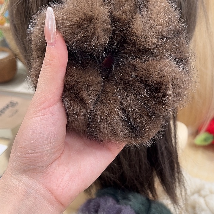 布艺铁合金咖色毛绒绒小肠