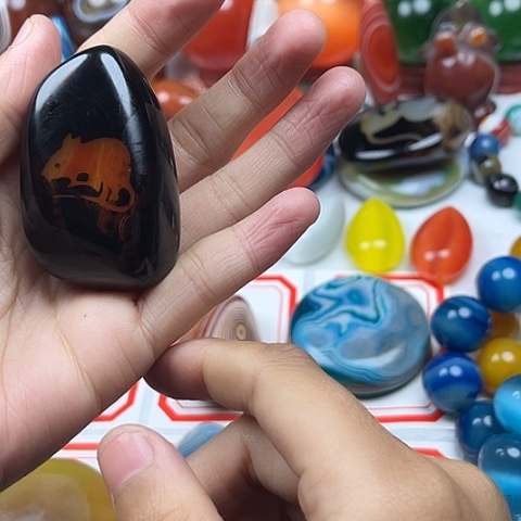 玛瑙/玉髓颈饰未镶嵌