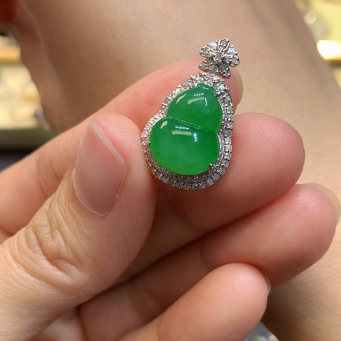 翡翠吊坠(不含链)18K金镶嵌