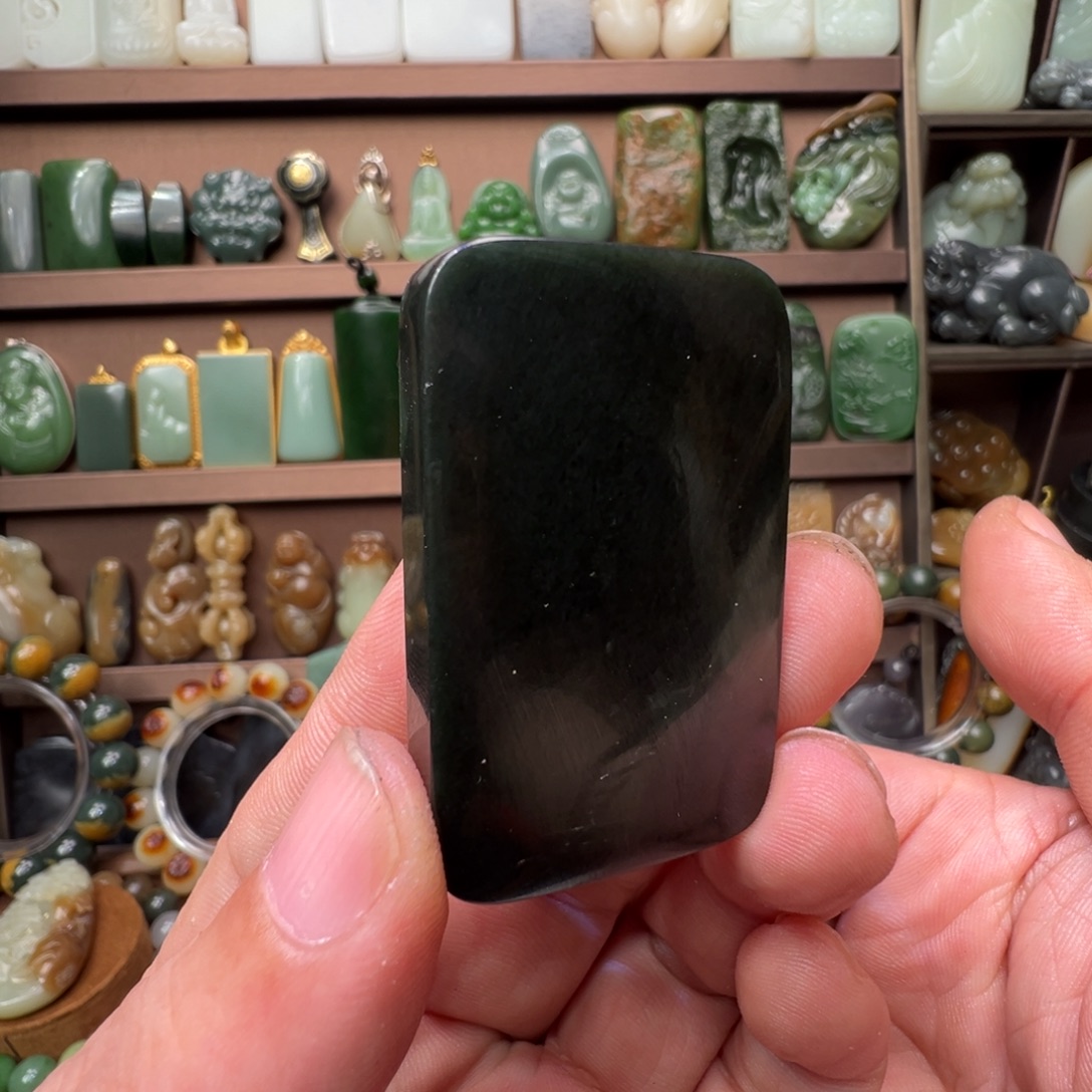 和田玉未镶嵌颈饰格尔木黑青无脏棉杂裂有色根爆油料49/31/10mm