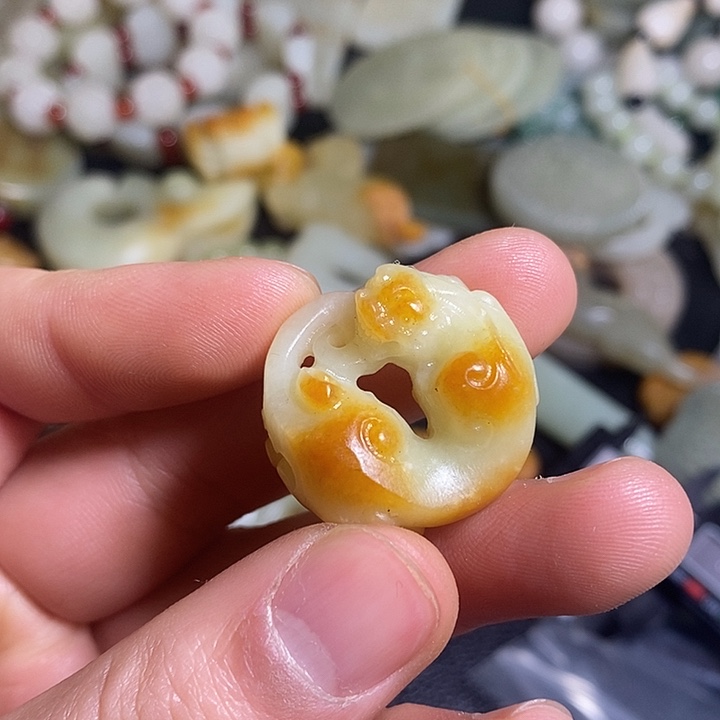 和田玉（糖玉）未镶嵌颈饰