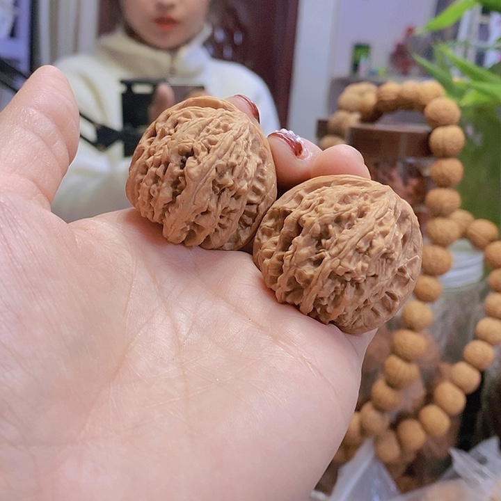 【闪购商品】文玩核桃把件38秘闻