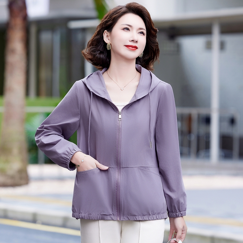 妈妈装单层薄款外套女春秋季新款纯色百搭夹克洋气宽松休闲上衣服