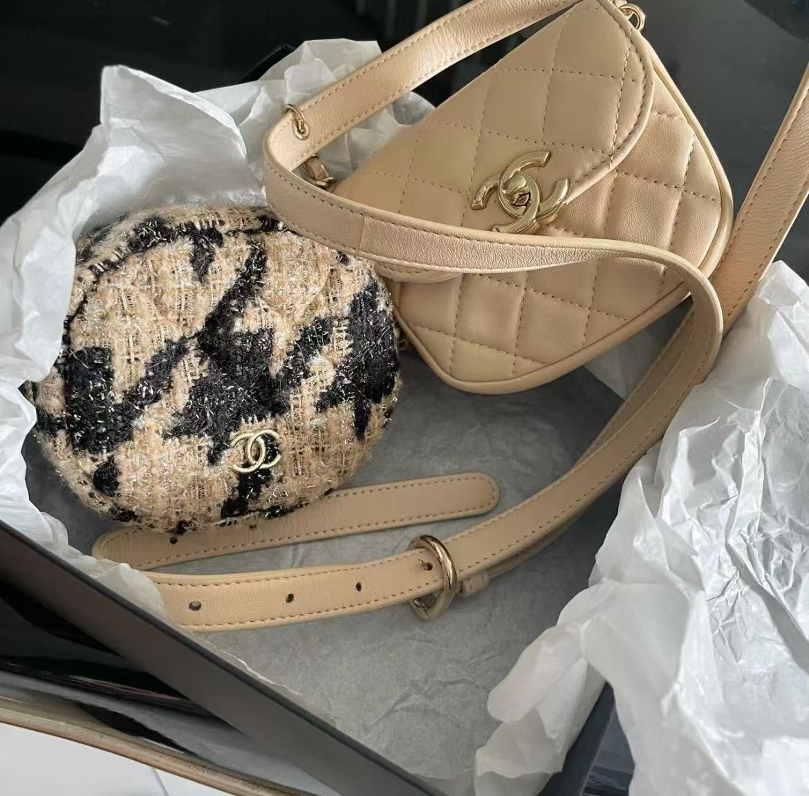 95新 Chanel/香奈儿 展会外场！奶茶色双子星腰包