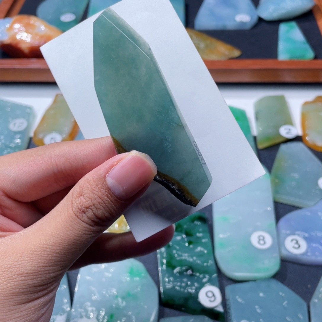 定制翡翠未镶嵌小牌子料