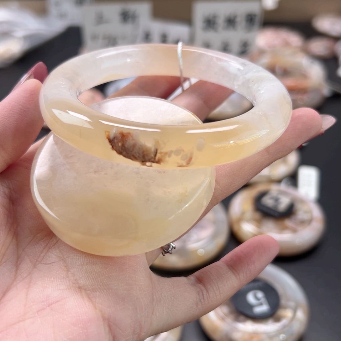 玛瑙/玉髓未镶嵌手镯