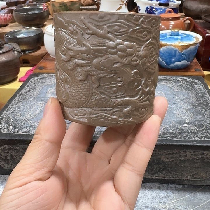 主人杯一个，瓷。。品茗