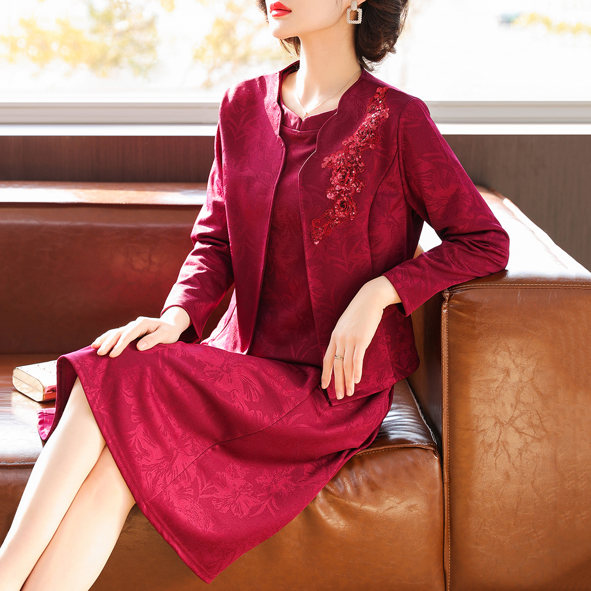 十一喜婆婆婚宴装2025新款高贵礼服妈妈秋装连衣裙参加婚礼两件套