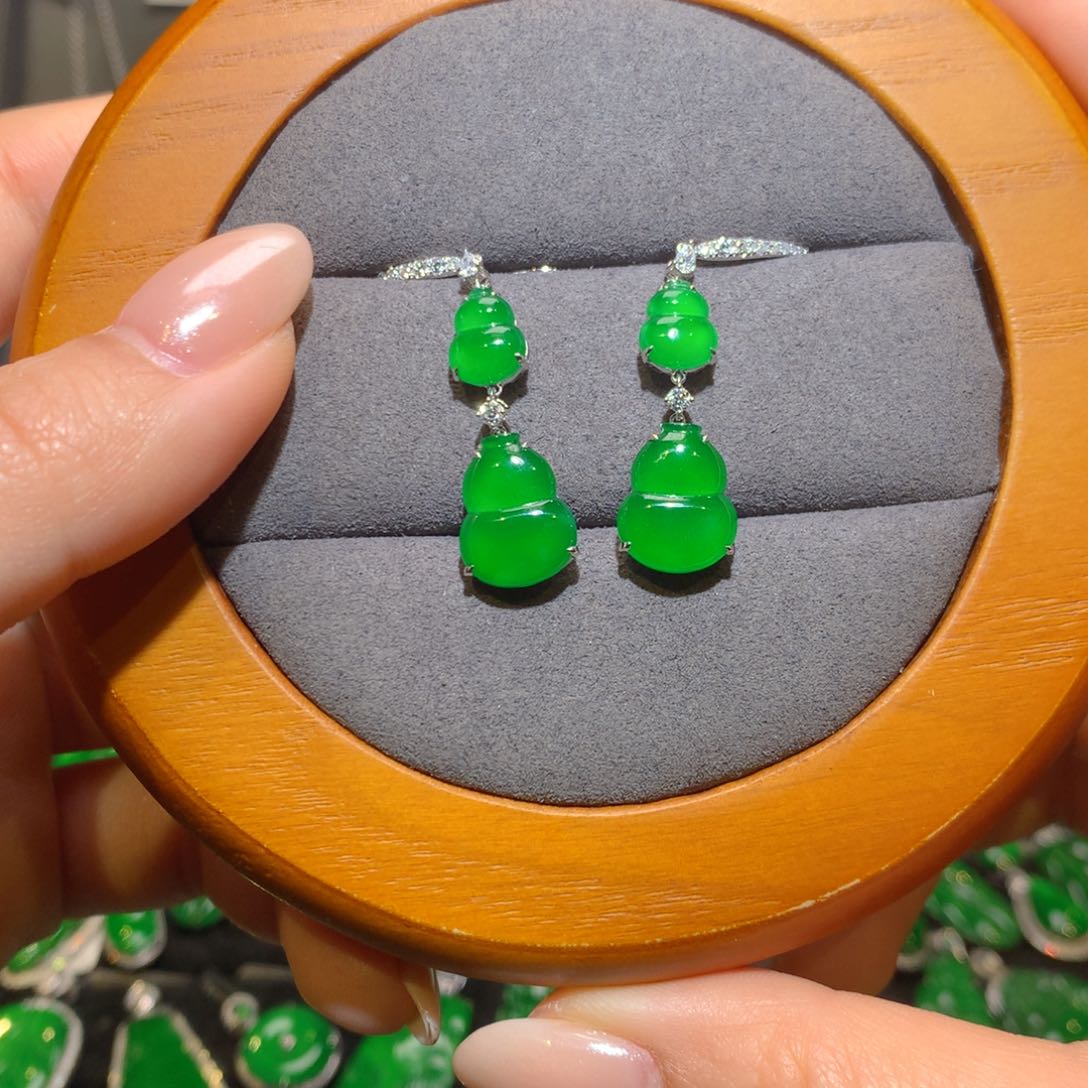 翡翠耳饰18K金镶嵌葫芦