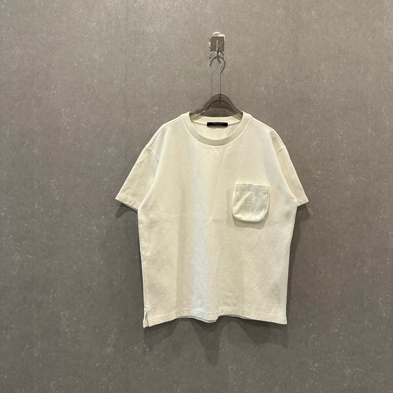 99新 LouisVuitton/路易威登 纯色暗纹满印圆领短袖 M码/003439