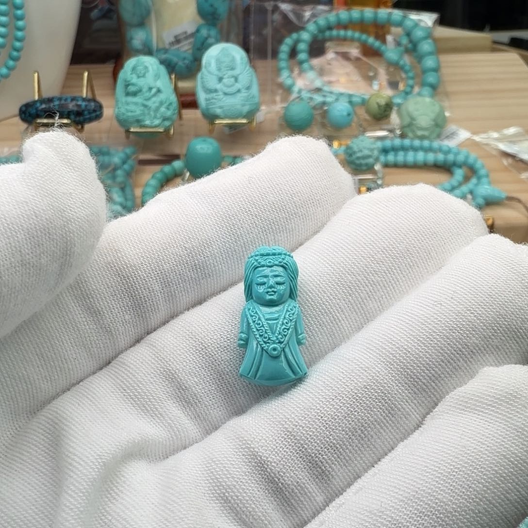 绿松石未镶嵌珠宝奇石