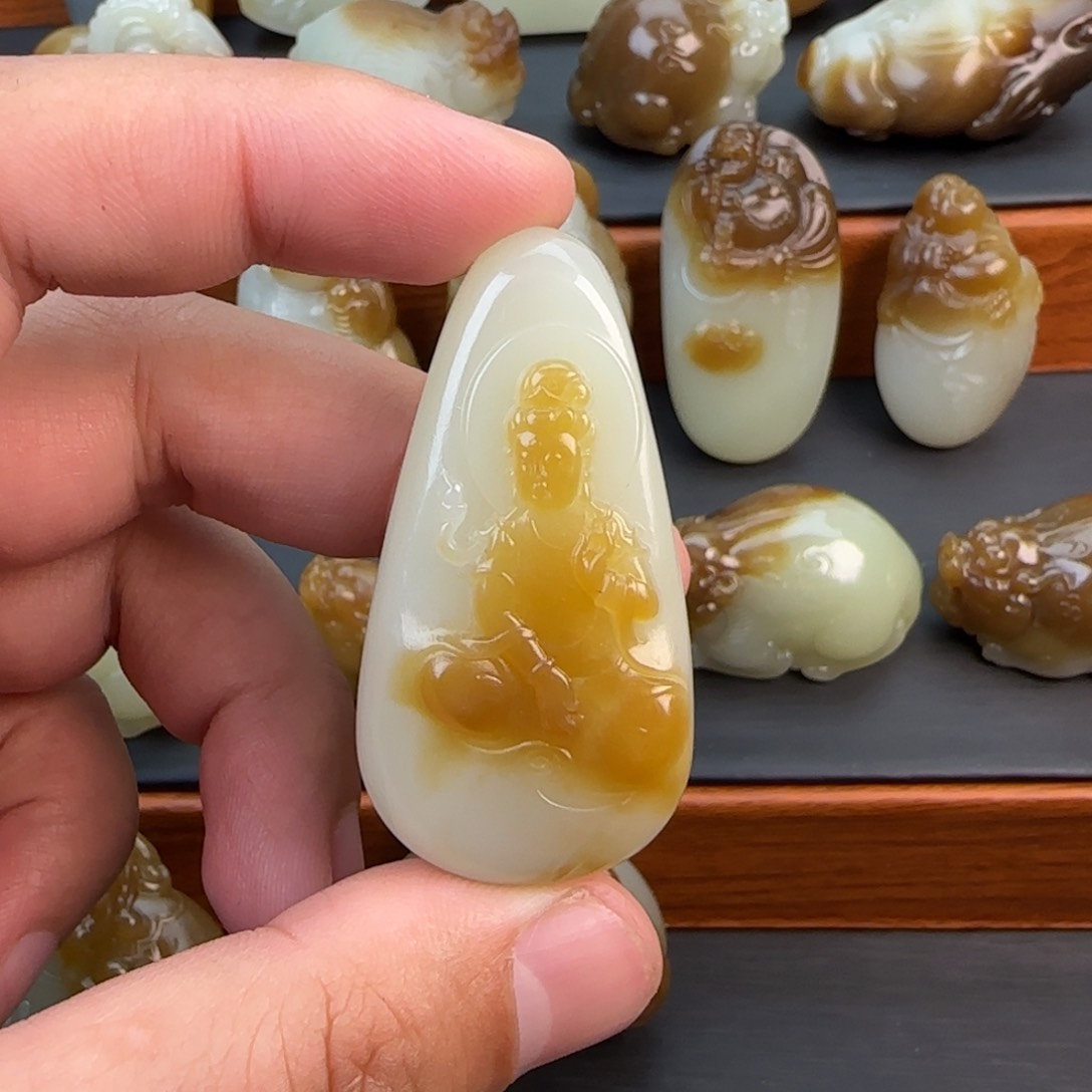 和田玉（糖玉）颈饰未镶嵌h****、