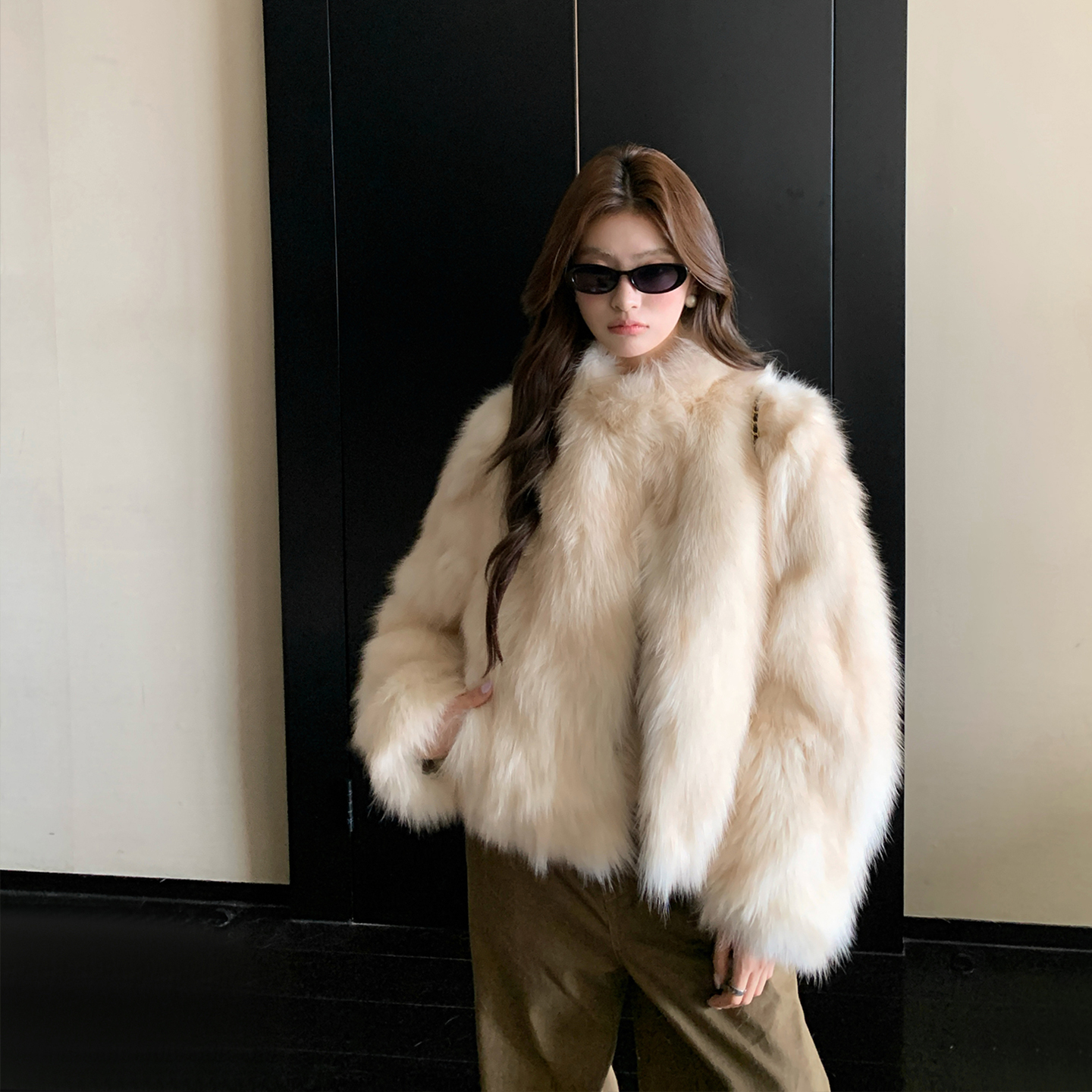 首尔月光 高实穿度小立领正肩时髦双色进口saga白狐坎毛皮草外套