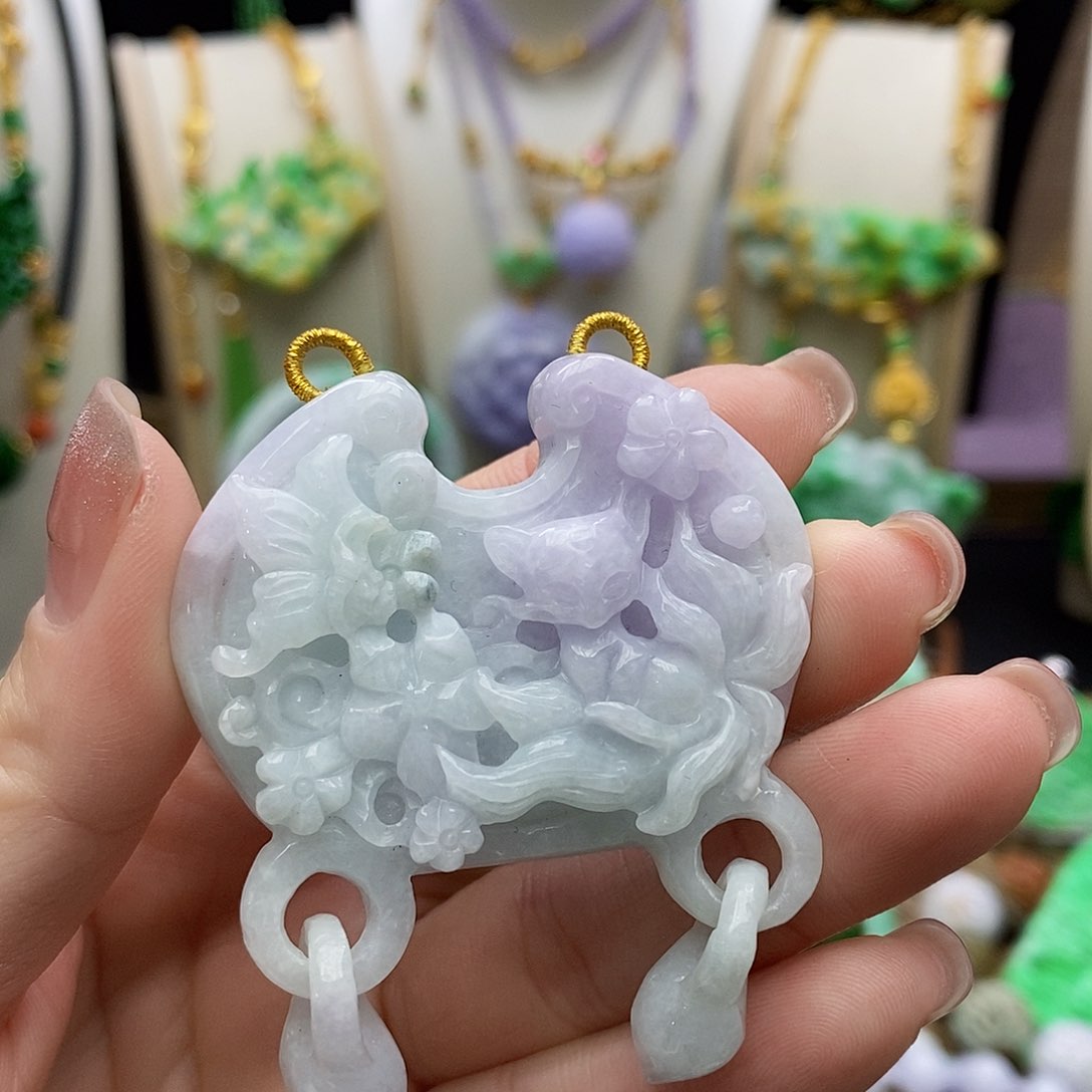 翡翠颈饰未镶嵌天然