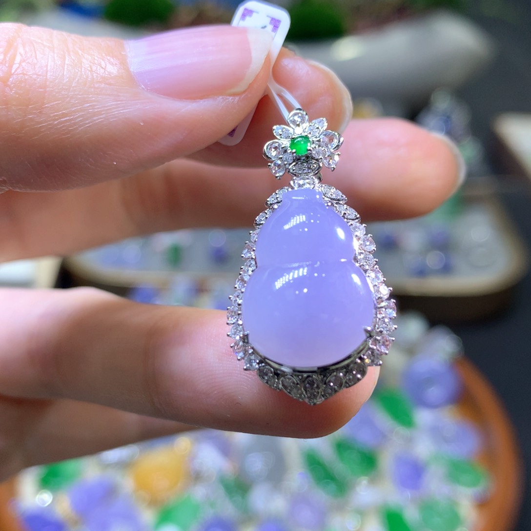 【闪购商品】翡翠颈饰18K金镶嵌翡翠吊坠项链