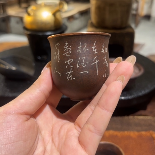 景德镇鱼和熊手工陶艺