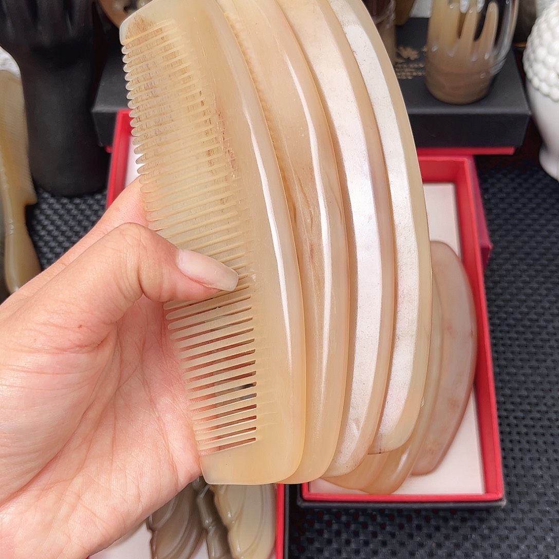 手工制作纯牛角梳子