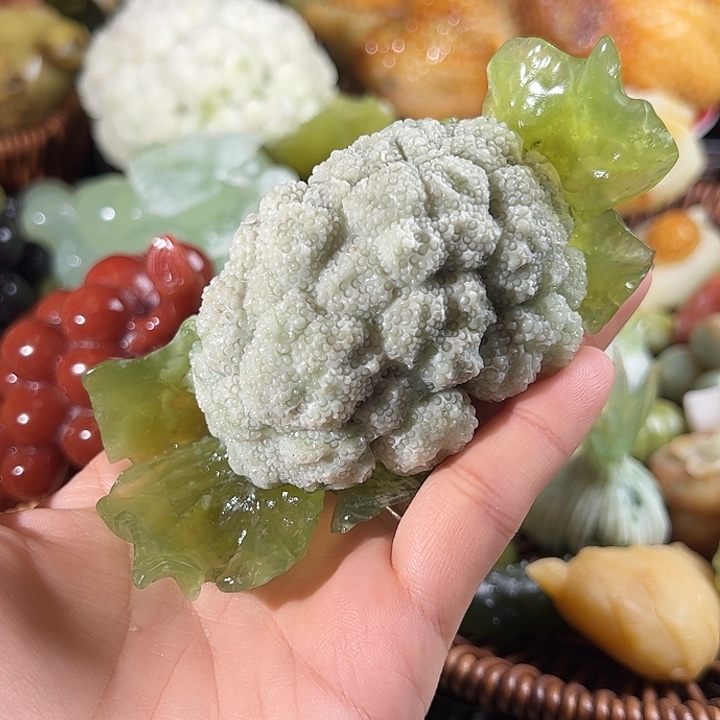 蛇纹石玉未镶嵌珠宝奇石