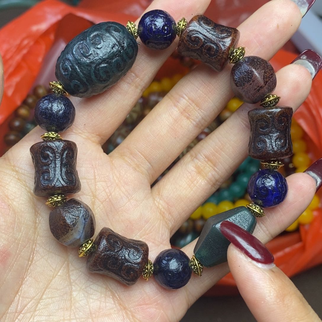 玛瑙/玉髓颈饰未镶嵌