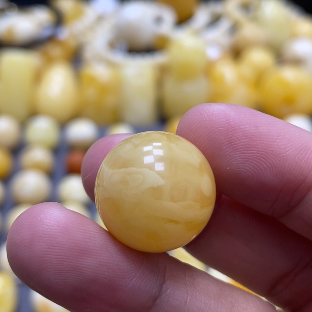 蜜蜡未镶嵌裸石18.5mm瑕