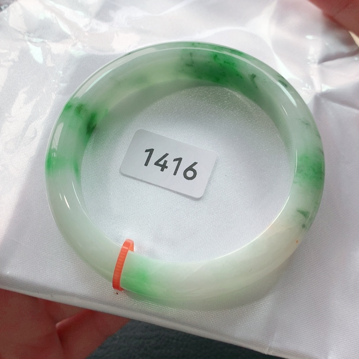 翡翠手镯未镶嵌天然翡翠手镯01