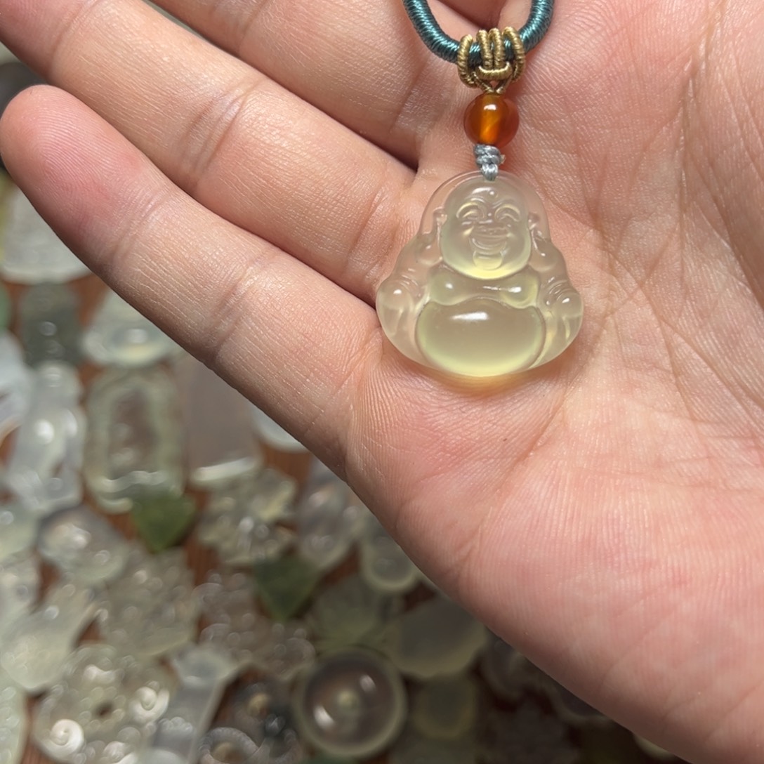 岫玉未镶嵌颈饰吊坠