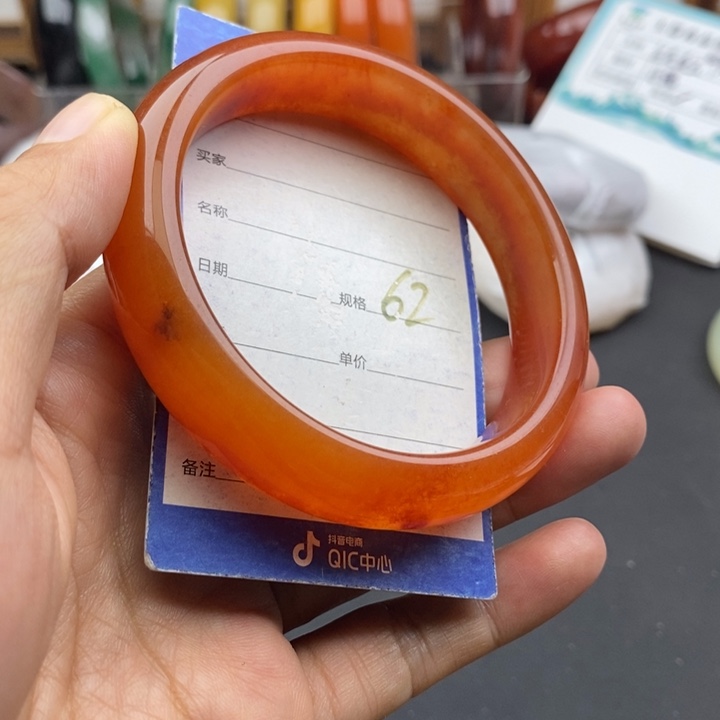 未镶嵌手镯石英质玉