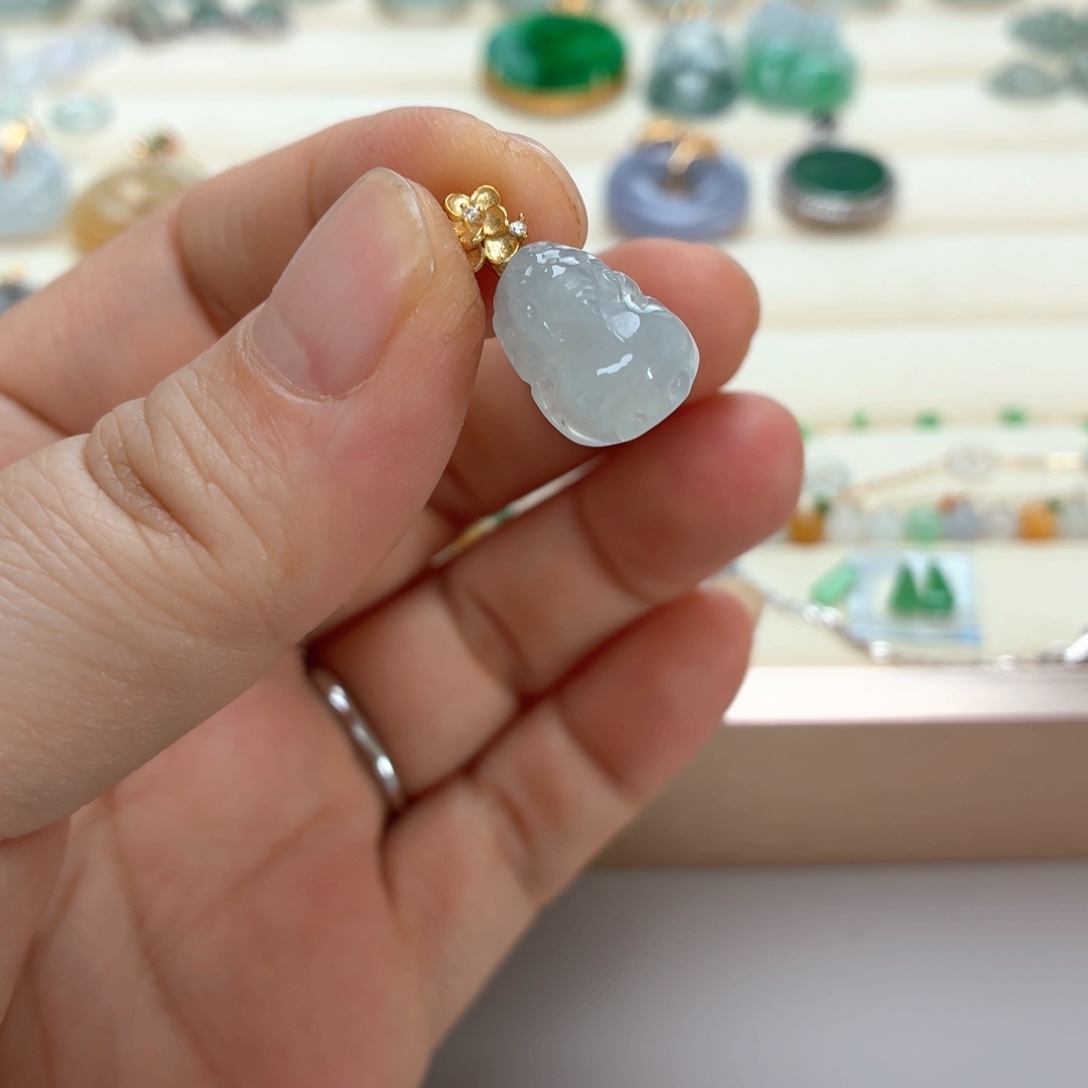 翡翠银S925镶嵌颈饰翡翠貔貅