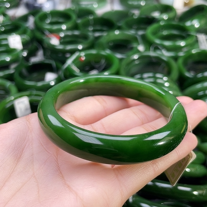 未镶嵌手镯和田玉（碧玉）