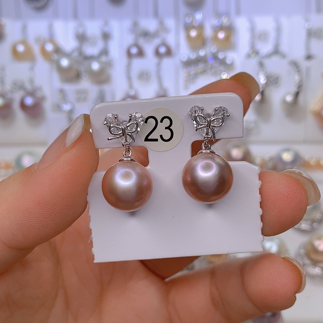 吱***吱银S925镶嵌淡水珍珠颈饰